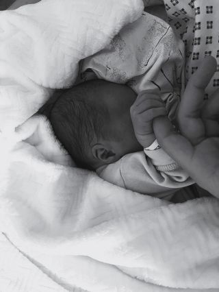 Nová kolekce se trochu opozdí… protože náš tým se rozšířil o toho nejmenšího člena. 👼🏼 Teď si užívám ty nejkrásnější...